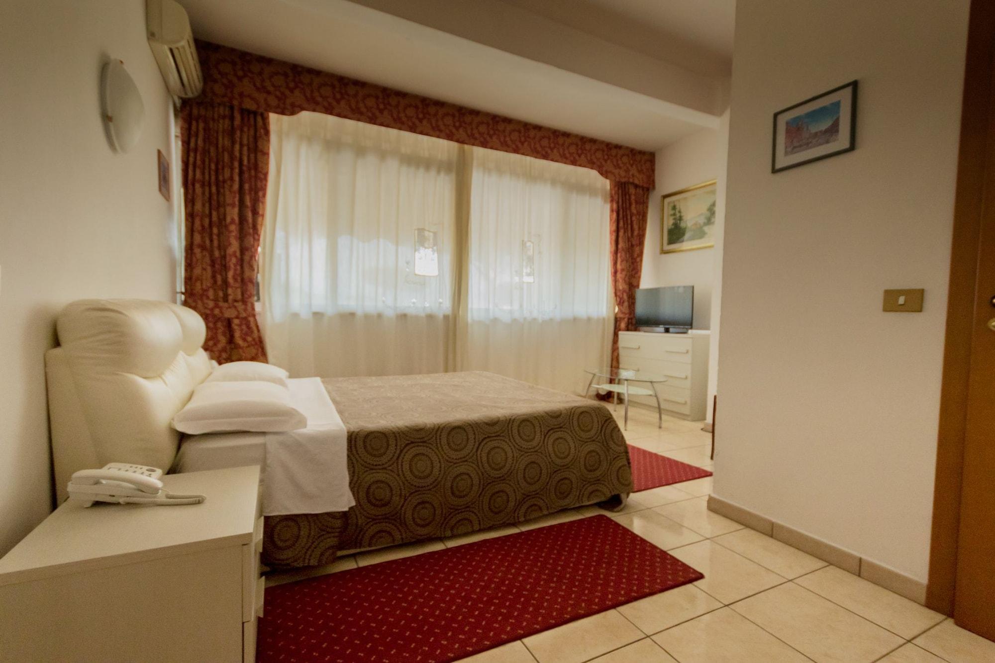 Hotel Giulietta E Romeo Касал Палоко Екстериор снимка