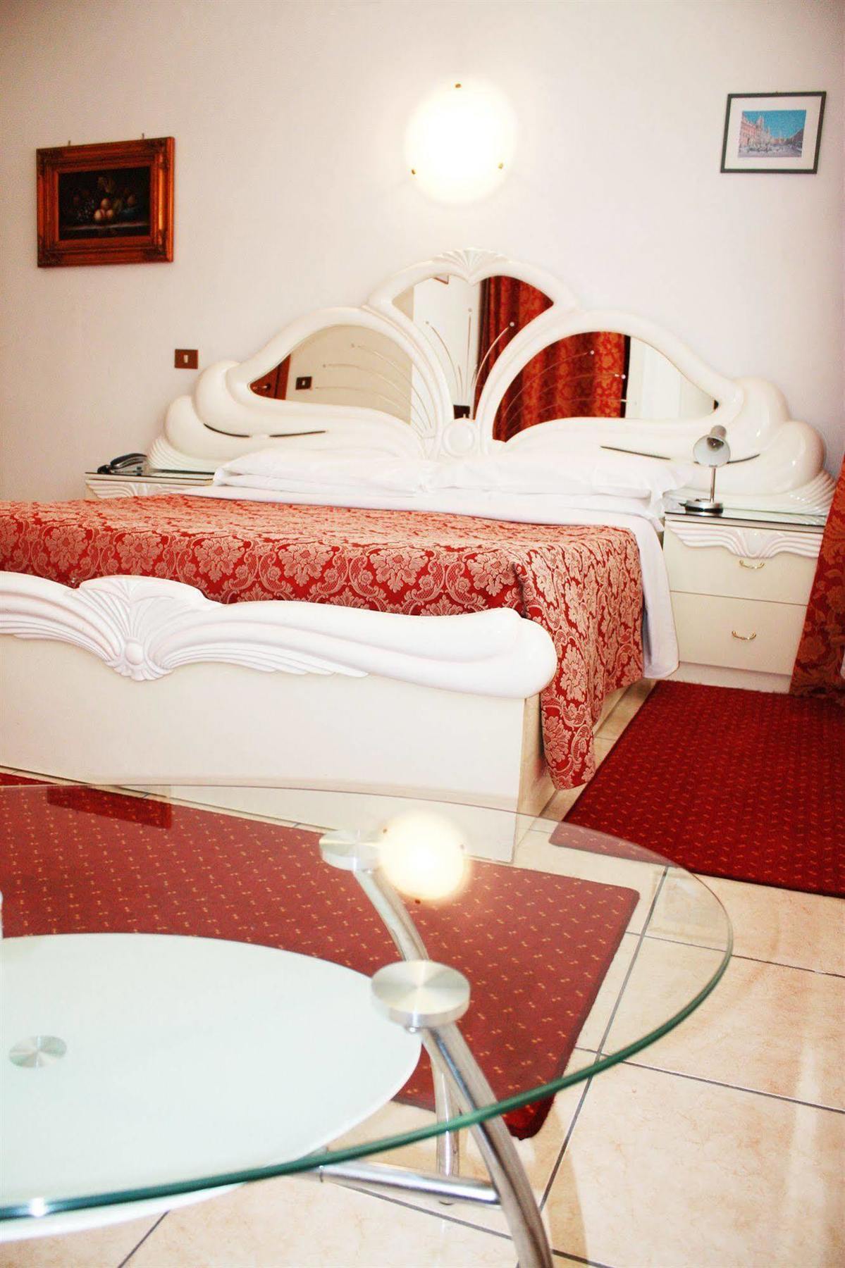 Hotel Giulietta E Romeo Касал Палоко Екстериор снимка