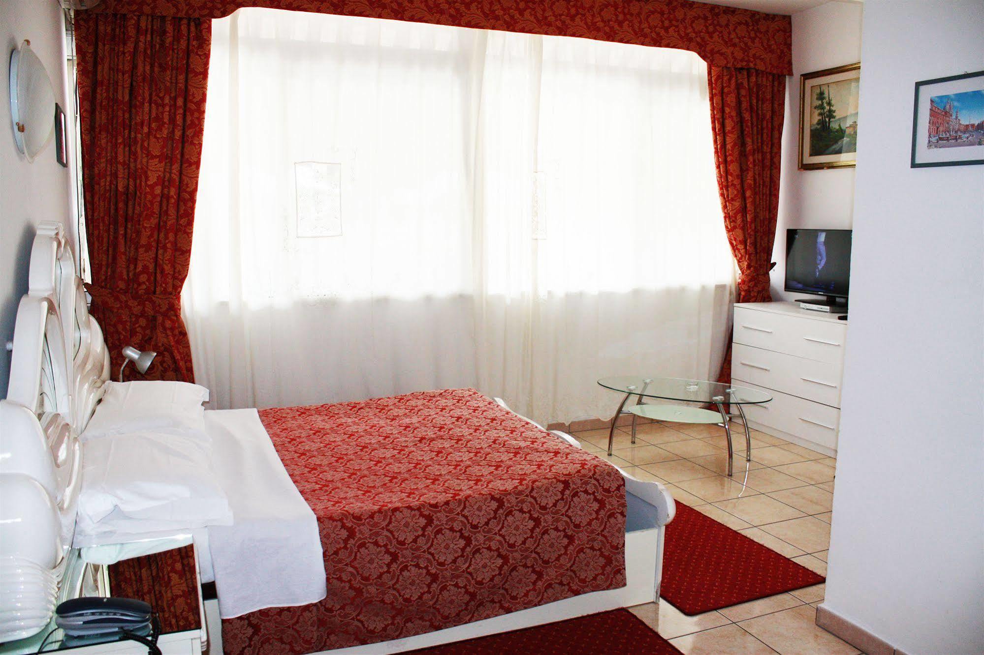 Hotel Giulietta E Romeo Касал Палоко Екстериор снимка